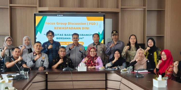 Kesbangpol Kutim Gelar FGD Kewaspadaan Dini Dengan Seluruh Forum Binaan