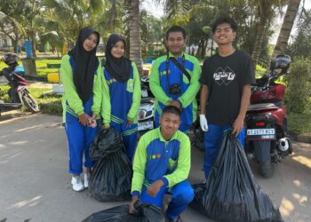 Forum OSIS SMA/Sederajat se-Sangatta Gelar Aksi Bersih-Bersih Sambut Ramadhan